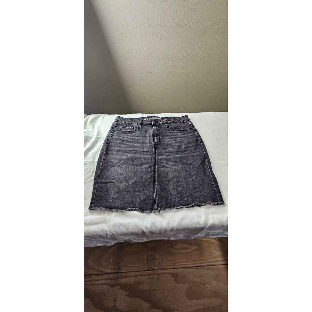 Universal Thread Womens Black Denim Mini Skirt Raw Hem Size 12/31R